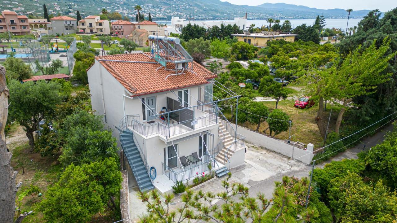 Planet Seaside Apartments Calamata Exterior foto