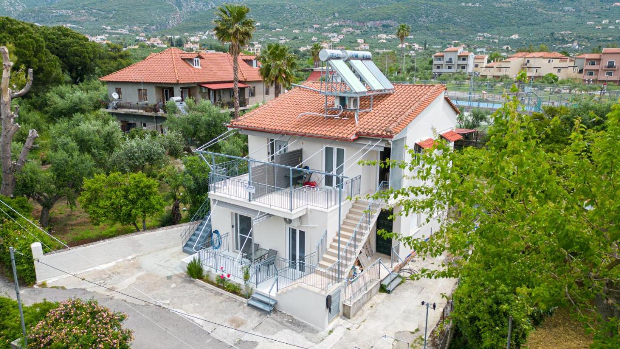 Planet Seaside Apartments Calamata Exterior foto